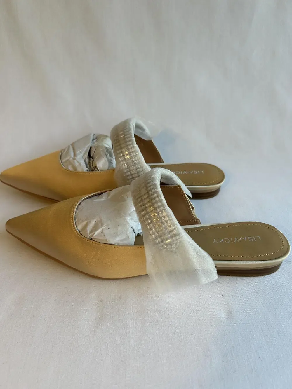 Lisa Vicky Shoes Womens Size 8 Medium Champagne Satin Move-V Slip On Flats Mules